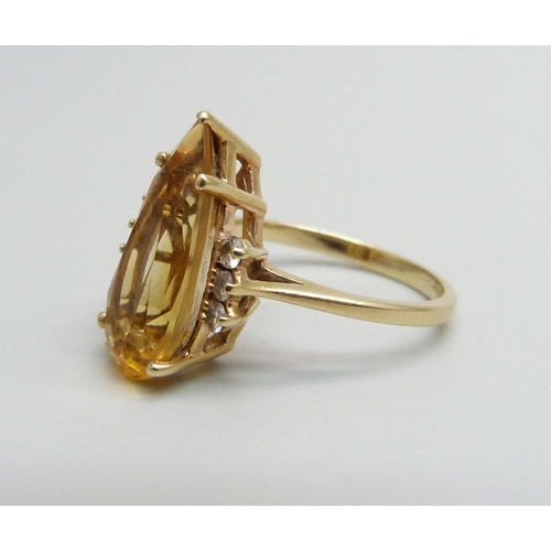 986 - A 14ct gold, citrine and diamond ring, 3.8g, N