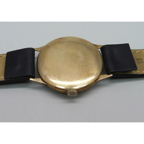 998 - A gentleman's 9ct gold cased Avia wristwatch with date, 32mm case