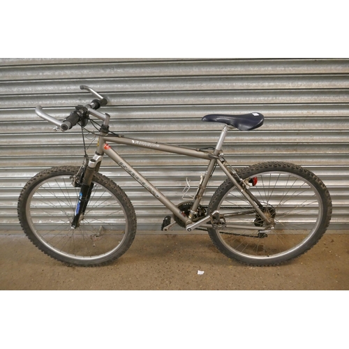 2158 - A Raleigh Exodus Off Road steel framed gents' bike