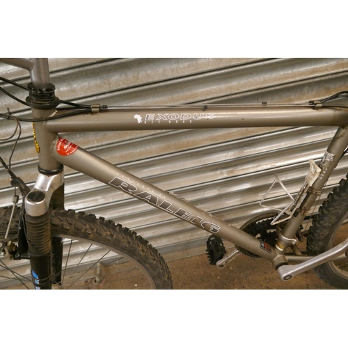 2158 - A Raleigh Exodus Off Road steel framed gents' bike