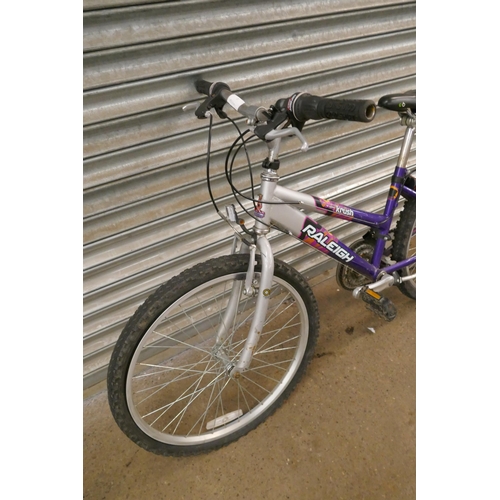 2163 - A Raleigh Krush 18 speed girls bike