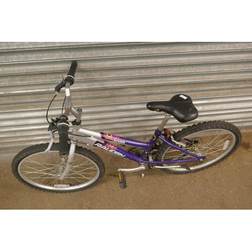 2163 - A Raleigh Krush 18 speed girls bike