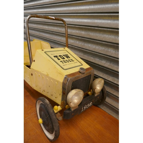 2166 - 1938 24 hour recovery tow truck pedal car
