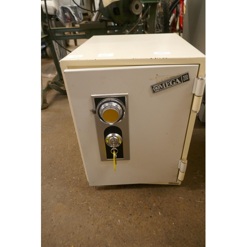2172 - An Omega 200 floor safe with keys and combination lock - 37 x 33cm