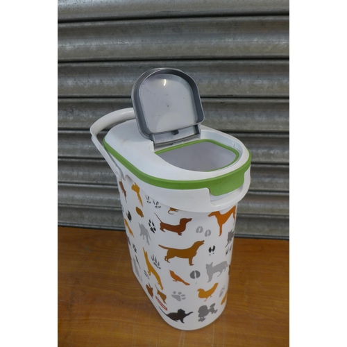 2273 - A Curver dog food storage box