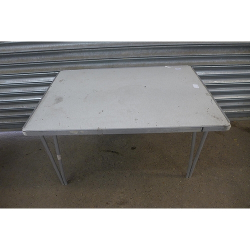 2291 - 2 Go-Pak folding tables