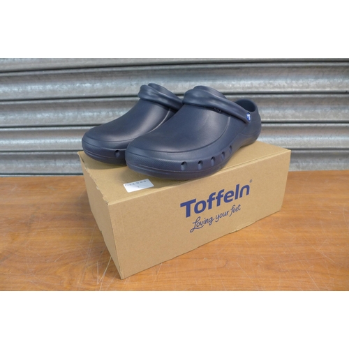 2299 - A pair of size UK 11 Toffeln slip on shoes