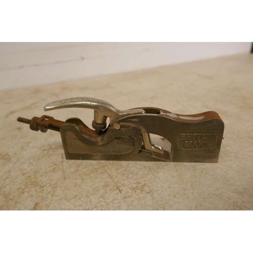 2009 - 3 wood planes including a Record No. 41 bull nose plane, Stanley USA made chariot plane and a Stanle... 