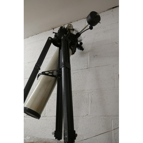 2072A - A Large telescope