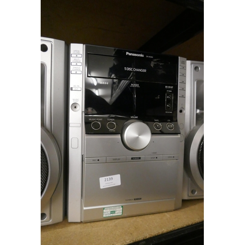 2139 - A Panasonic SA-AK350 5 disc changer CD stereo system and a pair of Panasonic stereo speakers
