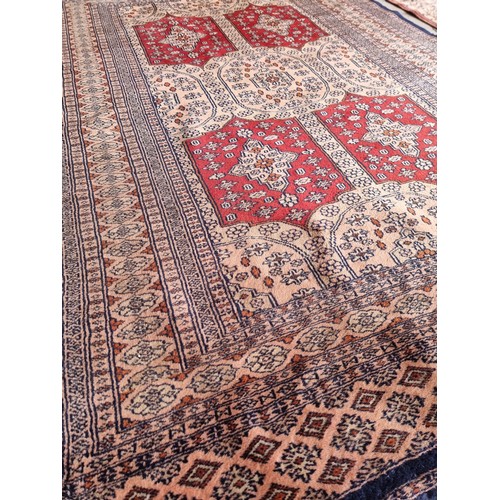 224 - Three assorted rugs (140x97cm, 200x123cm & 165x94cm)