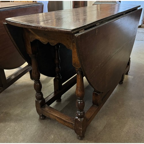 161C - A George I oak gateleg dining table