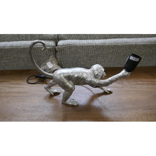 1395 - A crawling monkey table lamp