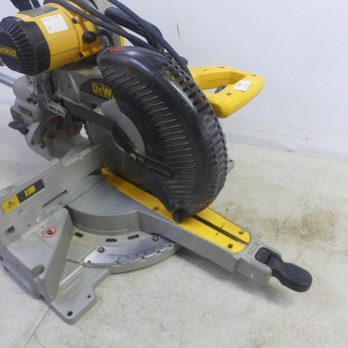 2006 - A Dewalt DW717 XPS-LX 115V Type-3 sliding 250mm mitre saw