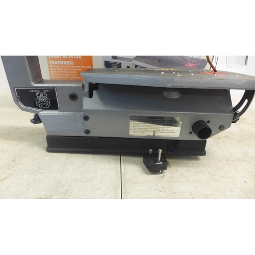 2015 - A Draper FS16A 240v 400mm fret saw in box