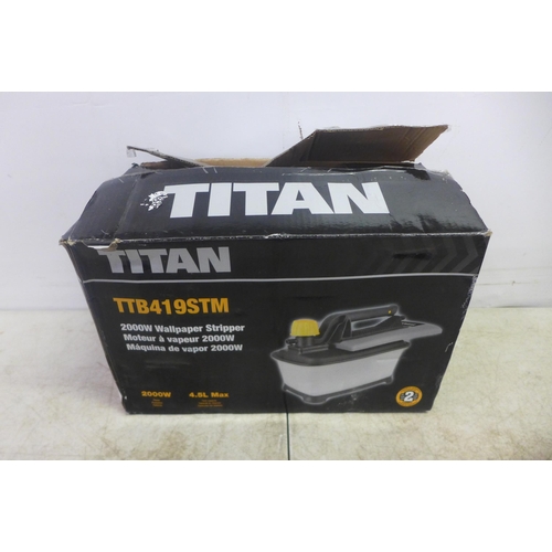 2029 - A Titan TTB419STM 2000W wallpaper stripper (used)