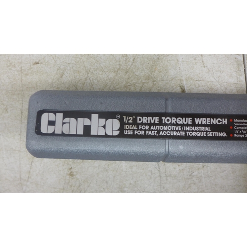 2040 - A Clarke CEW1000 electric impact wrench with a Clarke CLT-141 ½