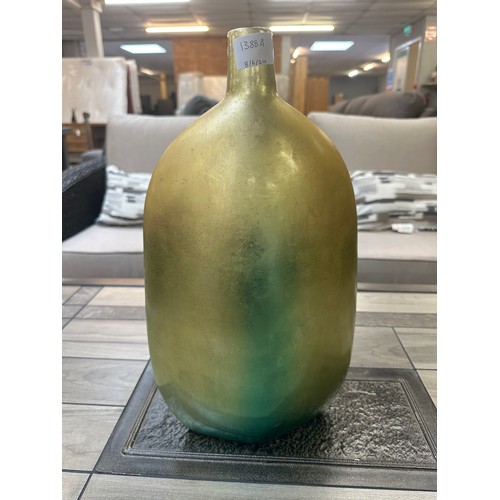 1486 - A Large Green and Gold ombre vase