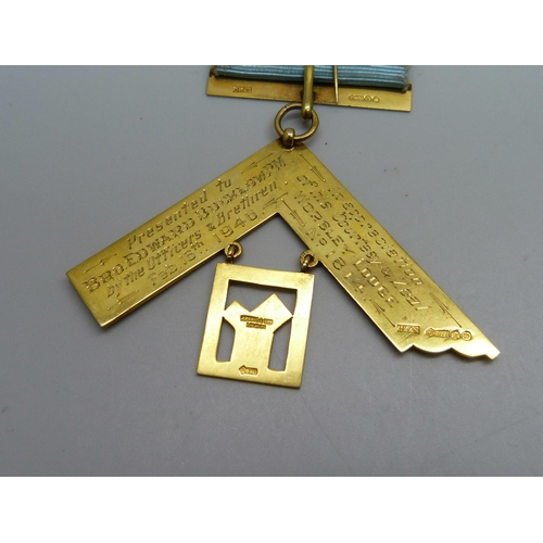 1004 - A 9ct gold Masonic medal, total weight 27.6g, four hallmarks