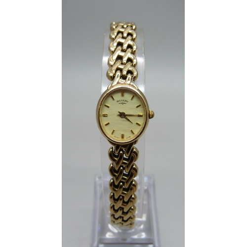 1016 - A lady's 9ct gold dress wristwatch with 9ct gold bracelet strap, total weight 22.6g
