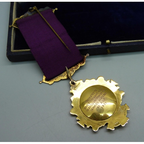 1020 - A 9ct gold and enamelled RAOB medallion, weight of medal 15.4g, cased, bars on ribbon not marked