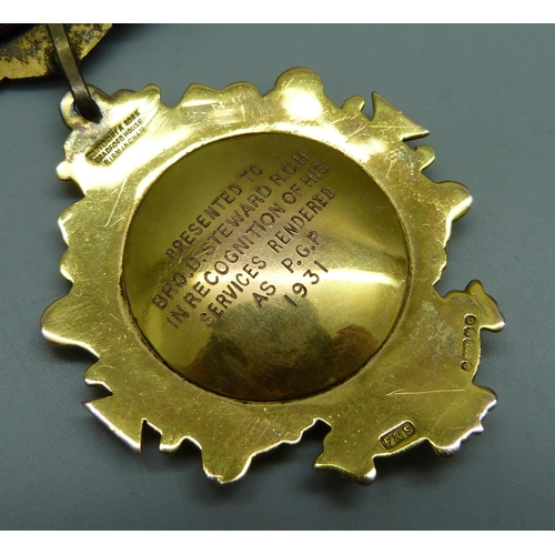 1020 - A 9ct gold and enamelled RAOB medallion, weight of medal 15.4g, cased, bars on ribbon not marked