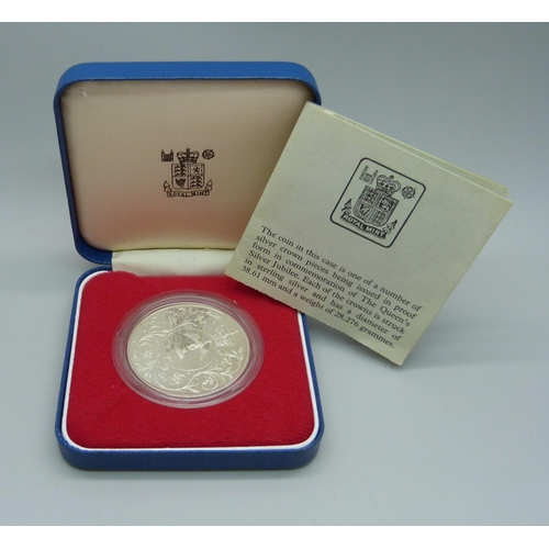 1040 - A silver crown, 1977, cased