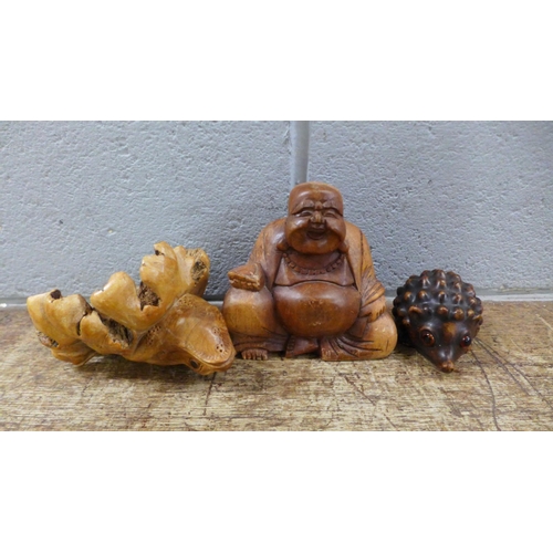 1081 - Carved wooden figures, a pair of bookends, three German figures **PLEASE NOTE THIS LOT IS NOT ELIGIB... 