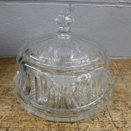 1103 - An Argyle fine cut crystal dome and footed stand **PLEASE NOTE THIS LOT IS NOT ELIGIBLE FOR IN-HOUSE... 