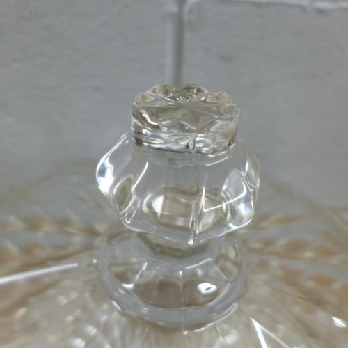 1103 - An Argyle fine cut crystal dome and footed stand **PLEASE NOTE THIS LOT IS NOT ELIGIBLE FOR IN-HOUSE... 