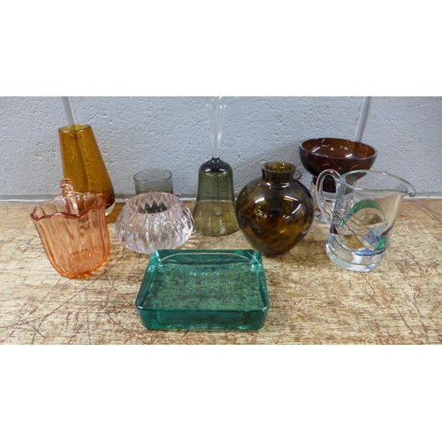 1108 - Ten pieces of glass including a heavy soap dish **PLEASE NOTE THIS LOT IS NOT ELIGIBLE FOR IN-HOUSE ... 