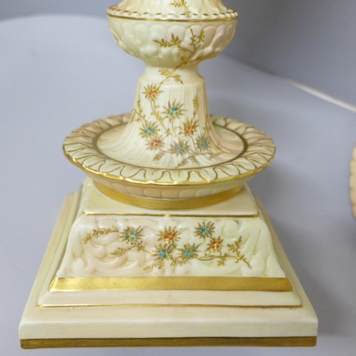 615 - A Grainger's Royal China Works gilt ivory vase and pierced cover, 19th Century (lid discoloured, res... 