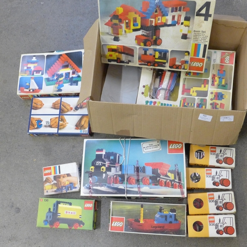 721 - Twelve early Lego kits, 1970s including Basic Set 4