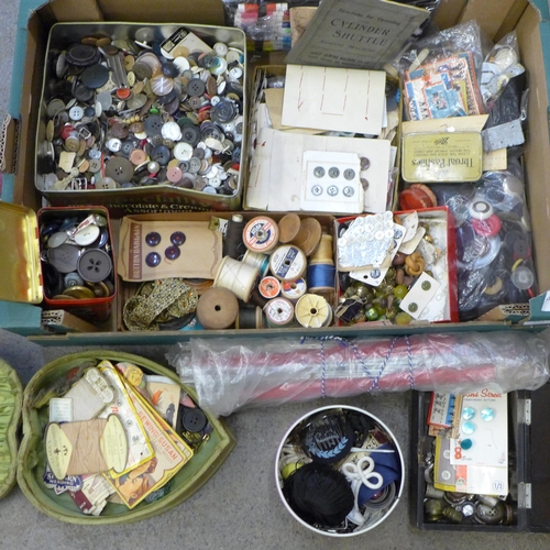 723 - A large box of vintage haberdashery and buttons