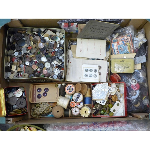 723 - A large box of vintage haberdashery and buttons