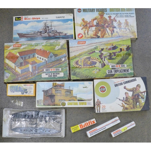 739 - Eight Airfix and one Revell model kits, Gun Emplacement, Airfield Control Tower, Battle of Waterloo ... 