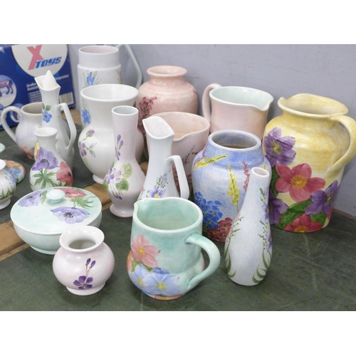 790 - Nineteen items of E. Radford pottery **PLEASE NOTE THIS LOT IS NOT ELIGIBLE FOR IN-HOUSE POSTING AND... 