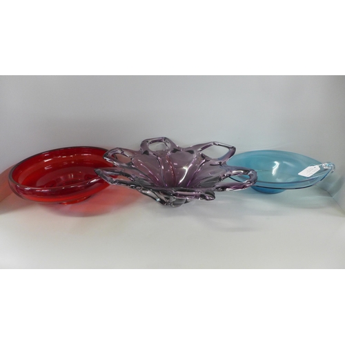 813 - Three glass dishes **PLEASE NOTE THIS LOT IS NOT ELIGIBLE FOR IN-HOUSE POSTING AND PACKING**