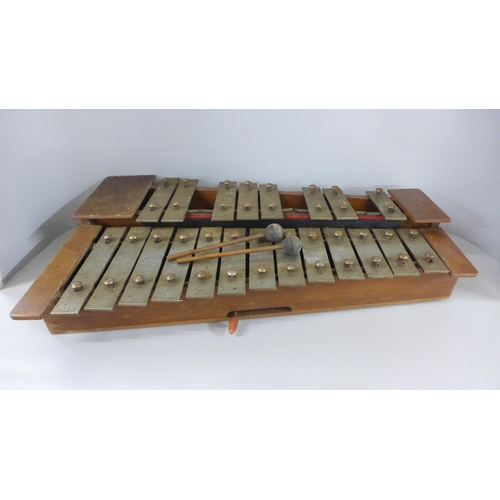 822 - A Pixiphone wooden xylophone