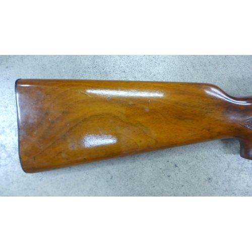 823 - A B.S.A. air rifle, .177 calibre, No 13101 with soft case