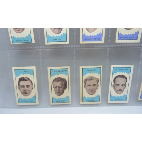 832 - Football trade cards, Clevedon Confectionery Football Club Managers (1959), violet & blue, 10