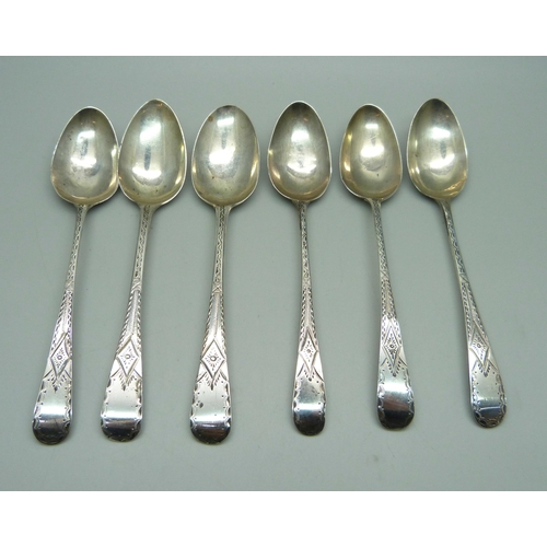 855 - Six Georgian silver spoons with matching brite cut detail, various dates, 66g