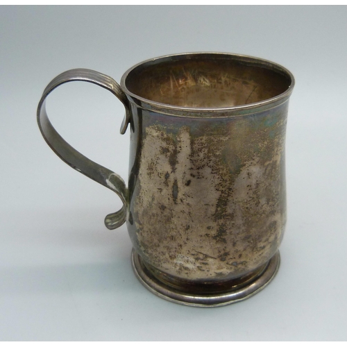 864 - A small George II silver mug, London 1734 by Robert Lucas, with monogram, 74.3g, 63mm