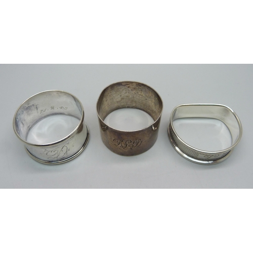 868 - Three silver napkin rings, 43g