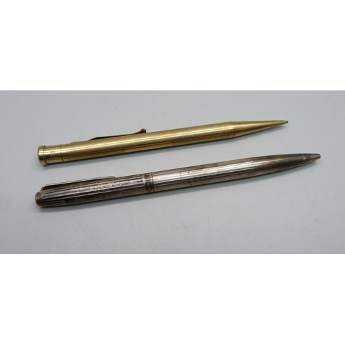 869 - A silver Yard-O-Led pen and a plated pencil in a Yard-O-Led box