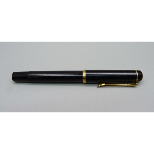 884 - A vintage Pelikan piston fill fountain pen