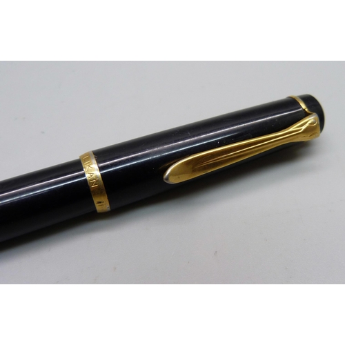 884 - A vintage Pelikan piston fill fountain pen