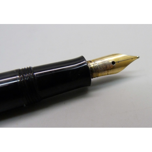 884 - A vintage Pelikan piston fill fountain pen