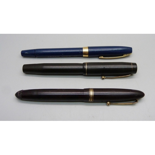 887 - A Mentmore Auto-flow fountain pen with 14k nib, snorkel fill, a Sheaffer fountain pen, personalised,... 