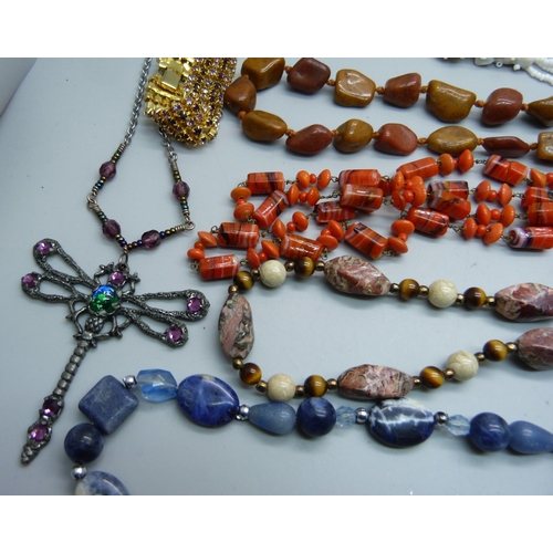 894 - A collection of antique and vintage costume jewellery including a dragonfly necklace and Murano glas... 